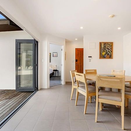Stylish And Serene Living In Kohimarama Auckland Exterior photo