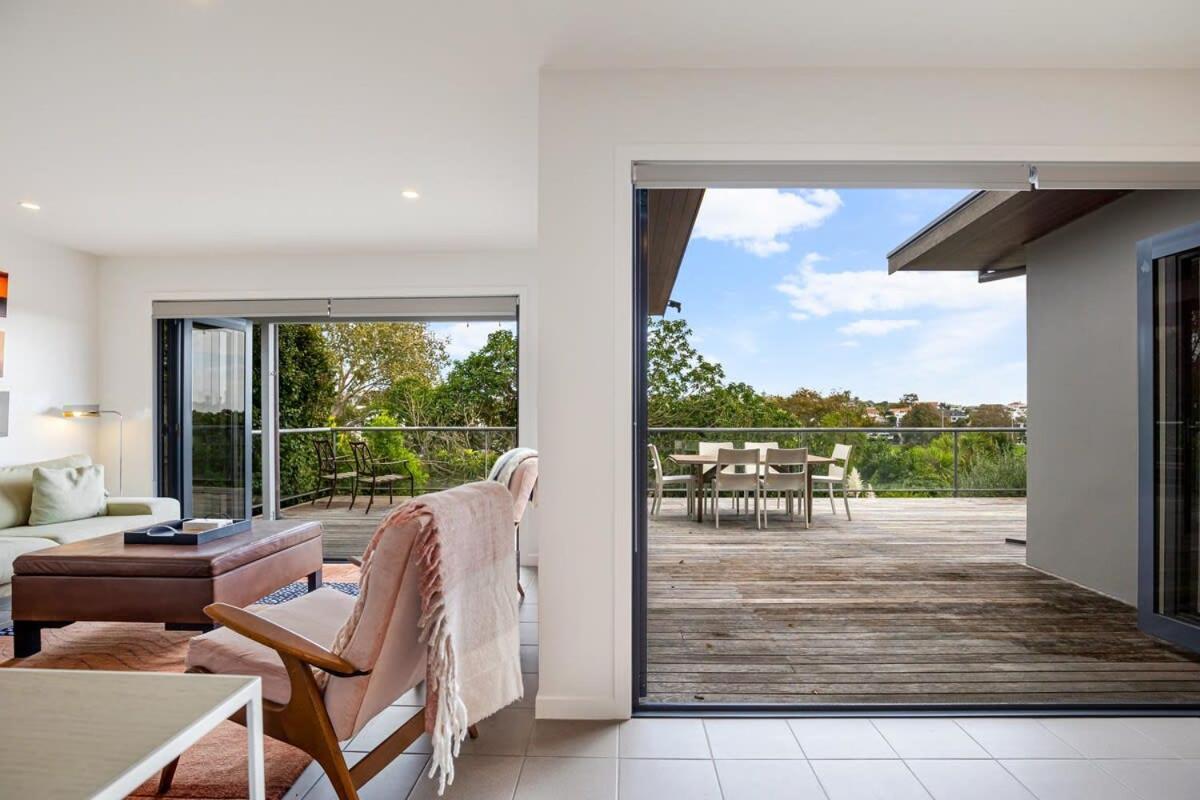 Stylish And Serene Living In Kohimarama Auckland Exterior photo
