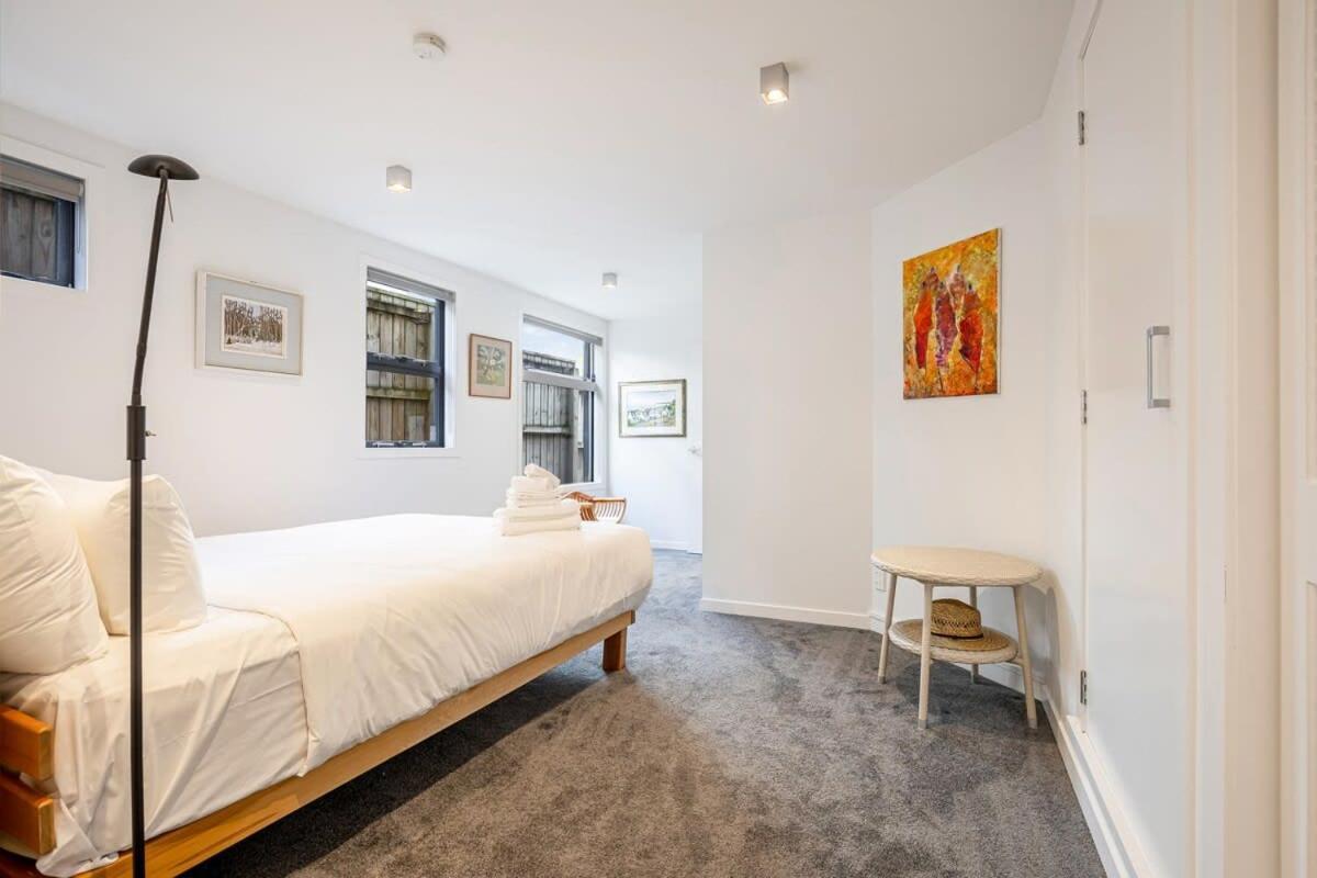 Stylish And Serene Living In Kohimarama Auckland Exterior photo